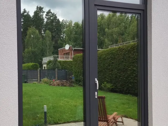 Spoguļplēve terases durvīm