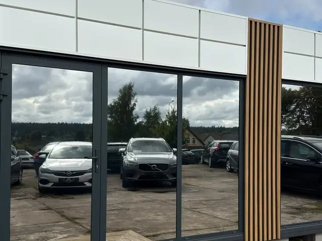 Saules aizsardzības plēve komercēkai