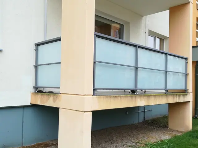 Matēta plēve balkona stikliem